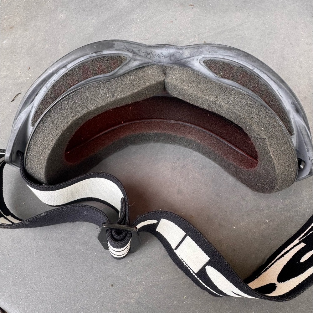 Bolle Black Frame with Red Lens Goggles - Picture 3 of 8